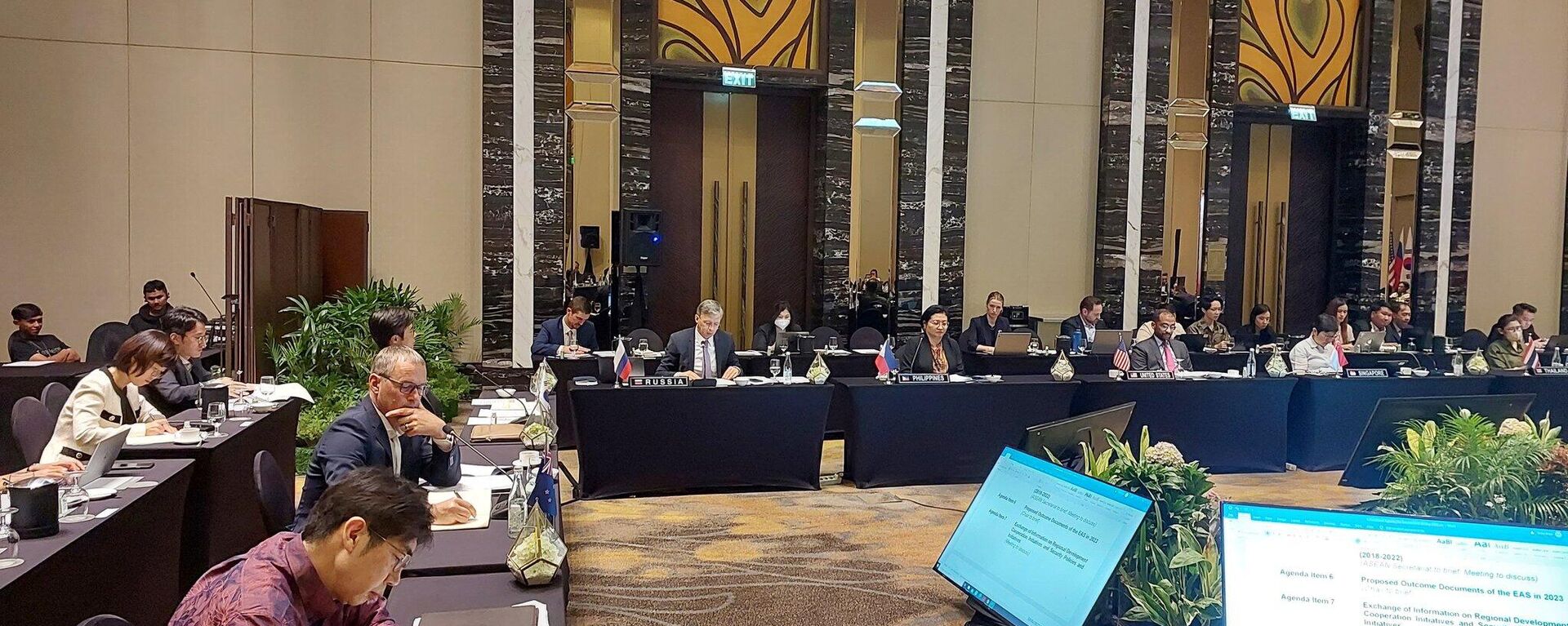 Ambassador of Russia to ASEAN is taking part in the Second East Asia Summit (EAS) Ambassadors' Meeting - Sputnik India, 1920, 23.05.2023