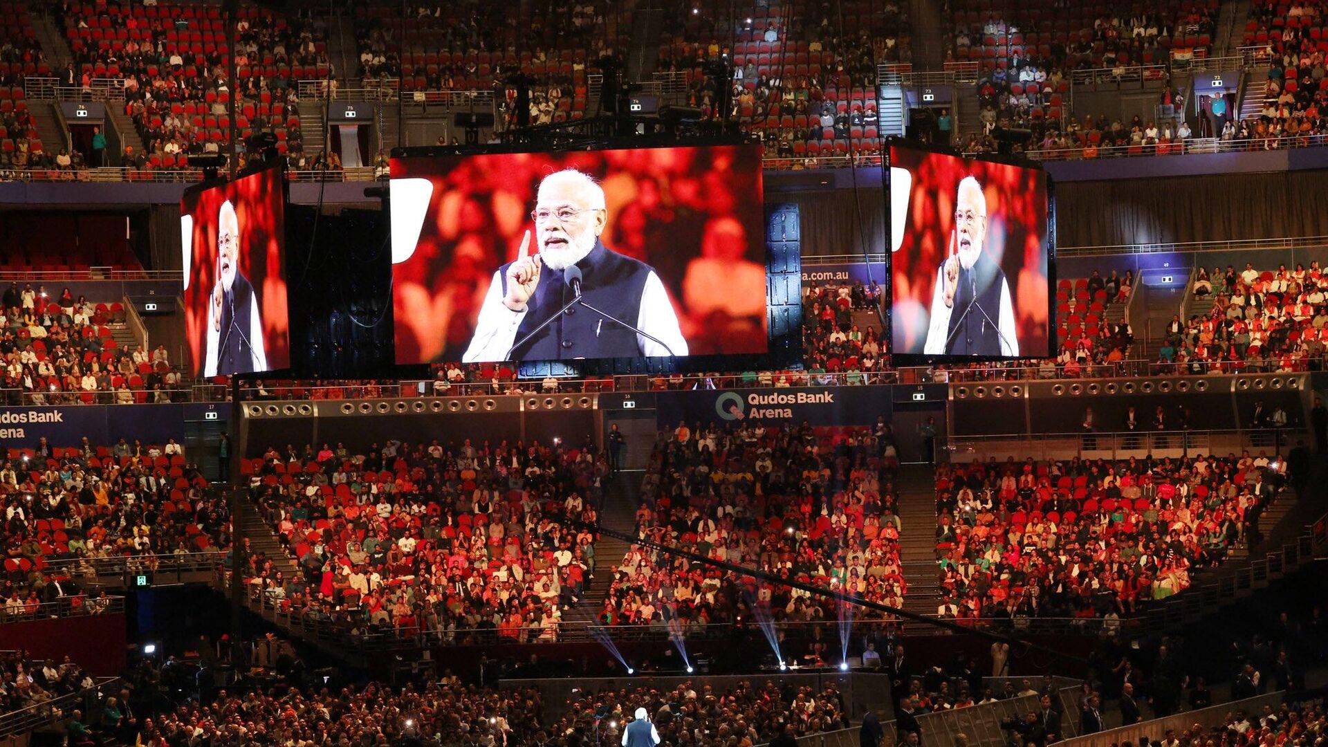 PM Narendra Modi interacts with Indian community at Qudos Bank Arena in Sydney - Sputnik India, 1920, 23.05.2023