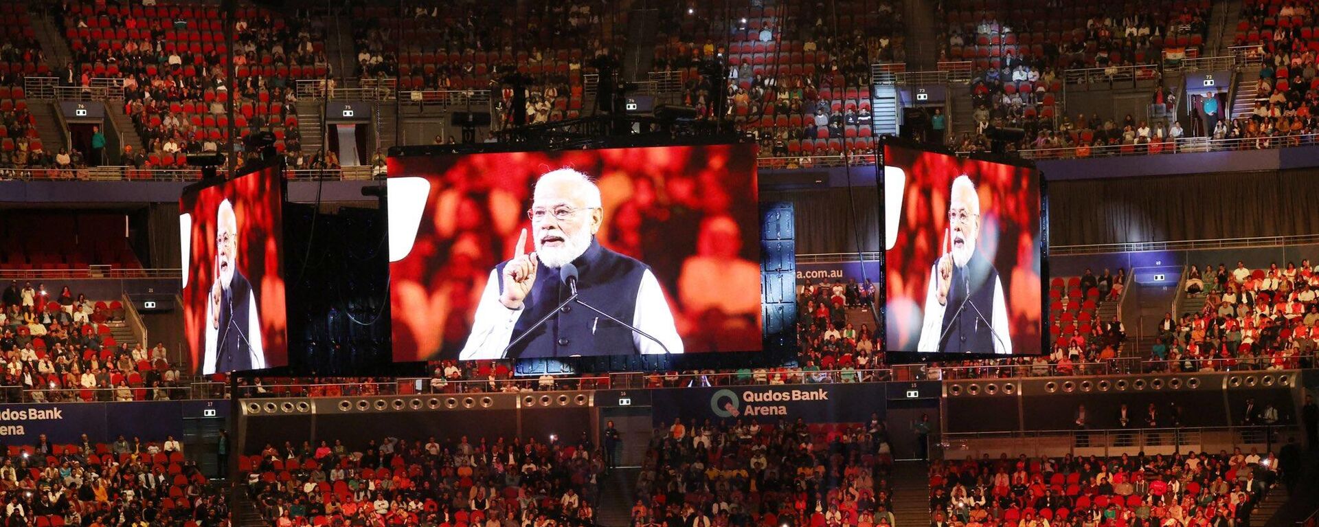 PM Narendra Modi interacts with Indian community at Qudos Bank Arena in Sydney - Sputnik India, 1920, 23.05.2023