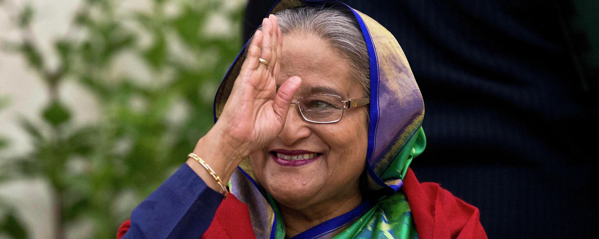 Bangladeshi Prime Minister Sheikh Hasina greets the gathering during an interaction with journalists after official election results gave her a third straight term, in Dhaka, Bangladesh, Dec. 31, 2018. - Sputnik India, 1920, 24.05.2023