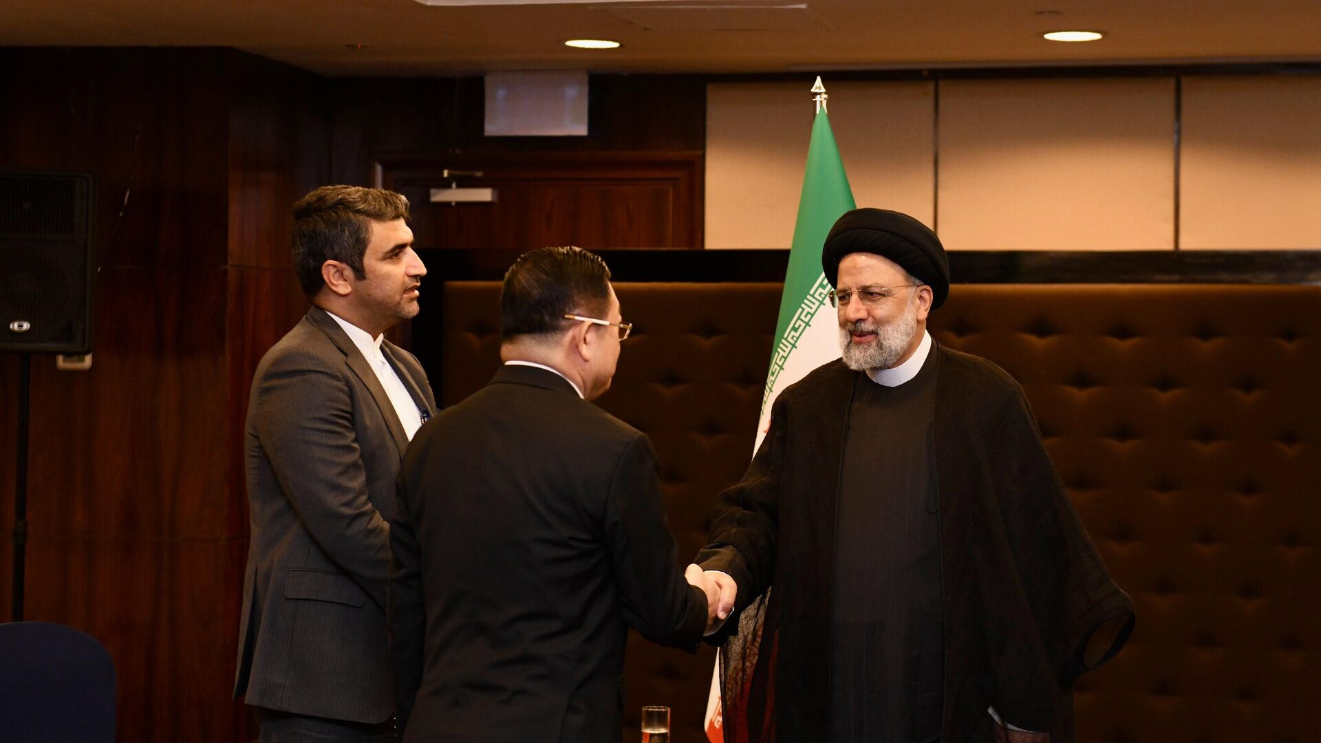 Secretary-General of ASEAN Dr Kao Kim Hourn held a bilateral meeting with the President of the Islamic Republic of Iran Dr Seyyed Ebrahim Raisi to discuss regional issues, efforts to advance ASEAN-Iran relations, and ways to further enhance cooperation. - Sputnik India, 1920, 24.05.2023