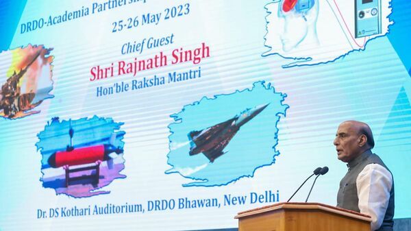 India's Defense Minister Rajnath Singh addresses the inaugural session of DRDO- Academia conclave in New Delhi - Sputnik India