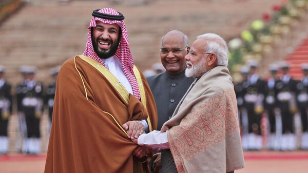 FILE - In this Feb. 20, 2019 file photo, Saudi Arabia's Crown Prince Mohammed bin Salman shakes hand with Indian Prime Minister Narendra Modi during a ceremonial welcome in New Delhi, India - Sputnik भारत