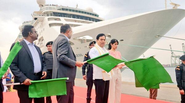 India's Minister of Ports, Shipping and Waterways Sarbananda Sonowal inaugurates the first regular international cruise service from Chennai to Sri Lanka  - Sputnik भारत