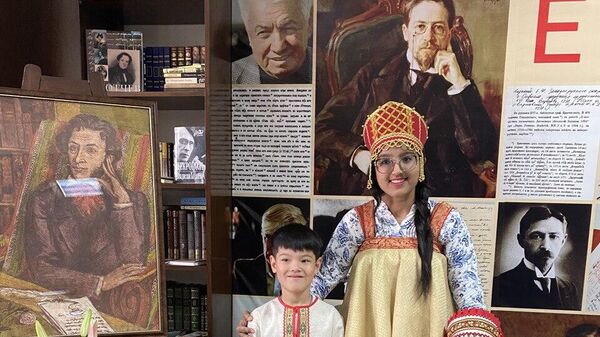 Indian students of Russian celebrate Russia's distinguished poet Alexander Pushkin on Russian Language Day - Sputnik India