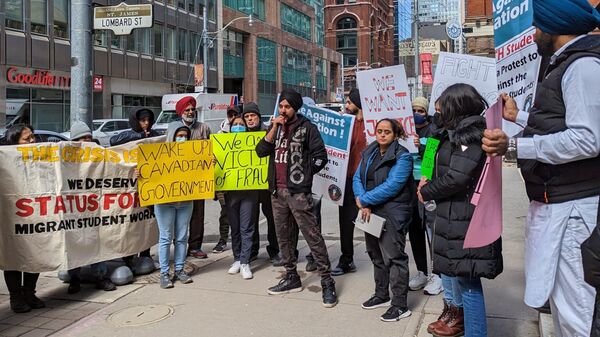 Indian students protest in Canada's Brampton - Sputnik India
