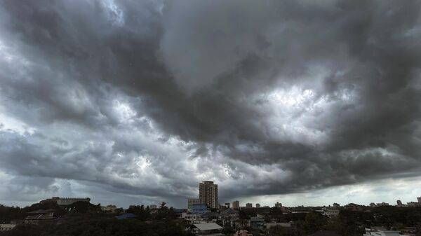 Rain clouds fill the city skyline in Kochi, southern Kerala state, India, Wednesday, June 7, 2023. - Sputnik India