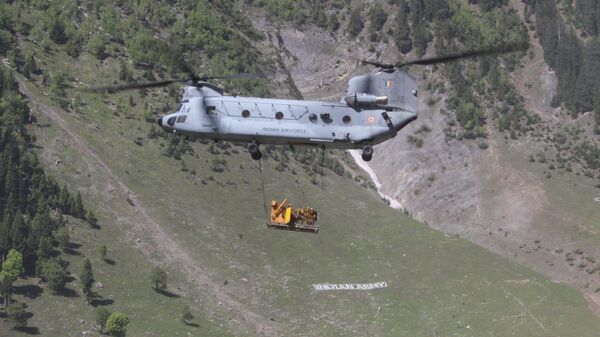 BRO India Project Beacon tasked to maintain tracks leading to Holy Amarnath Cave Shrine in J&K shifted equipment using IAF Chinook helicopters from Sonamarg to Panchtarni to expedite the allocated task. - Sputnik India