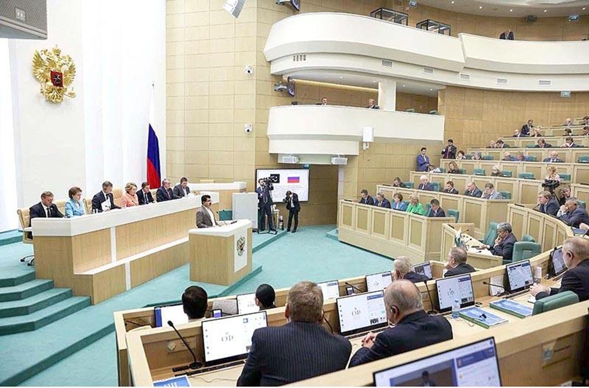 Chairman Senate, Muhammad Sadiq Sanjrani addresses the plenary session of Federation Council of the Russian Federation, June 6, 2023. - Sputnik India, 1920, 11.06.2023