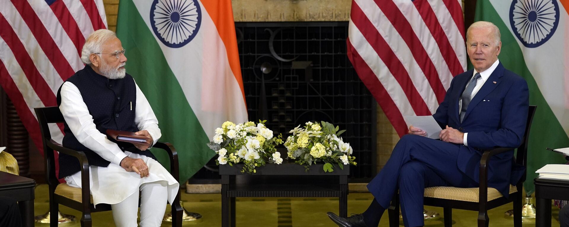 President Joe Biden, right, meets with Indian Prime Minister Narendra Modi during the Quad leaders summit at Kantei Palace, May 24, 2022, in Tokyo. - Sputnik India, 1920, 30.06.2023