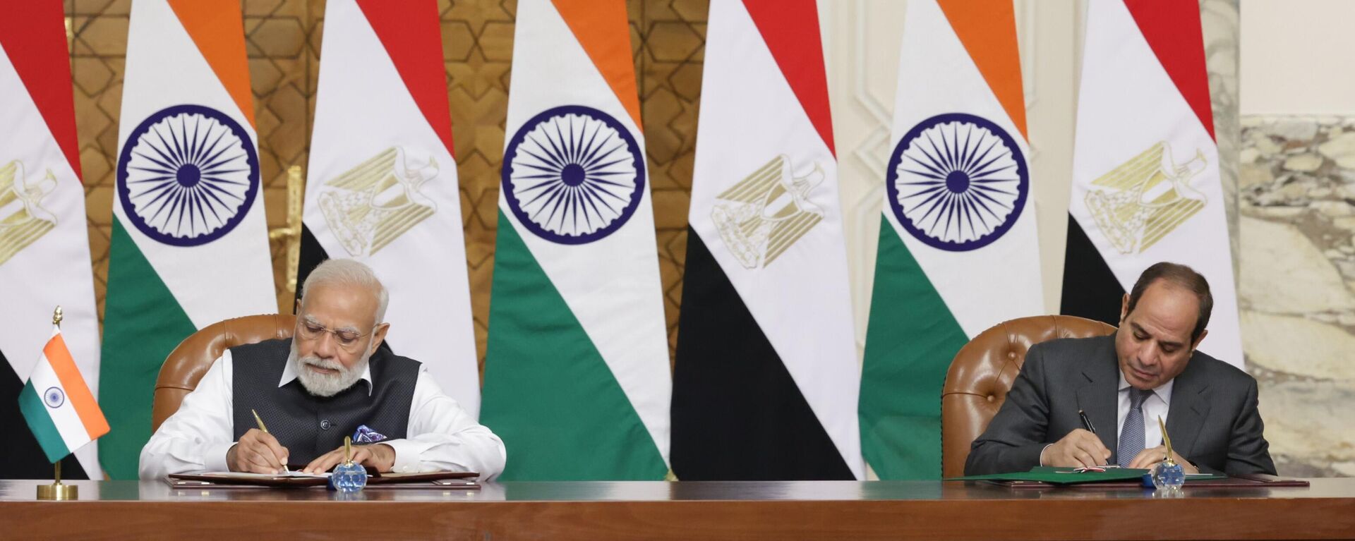 India's PM Narendra Modi and Egyptian president Abdel Fattah el-Sisi sign agreements - Sputnik भारत, 1920, 25.06.2023