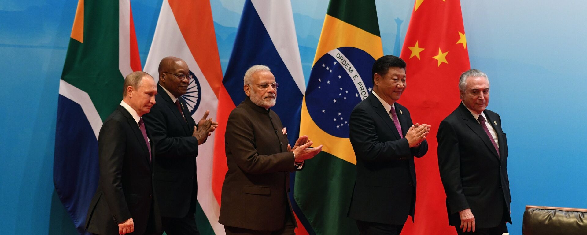 From left: Russian President Vladimir Putin, South African republic President jacob Zuma, Indian Prime Minister Narendra Modi, Chinese President Xi Jinping and Brazilian President Michel Temer seen at the BRICS leaders' meeting with BRICS Business Council members, September 4, 2017 - Sputnik भारत, 1920, 30.06.2023