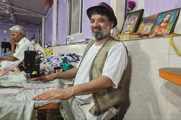 72-year-old Mohammad Zubair Khan, a tailor, was rescued from the streets in Delhi  - Sputnik भारत