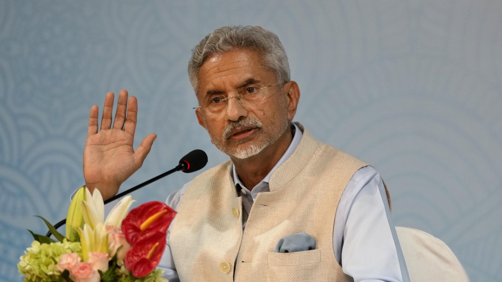 Indian Foreign Minister S. Jaishankar addresses a press conference at the end of the Shanghai Cooperation Organization (SCO) council of foreign ministers' meeting, in Goa, India, Friday, May 5, 2023. - Sputnik भारत, 1920, 23.12.2023