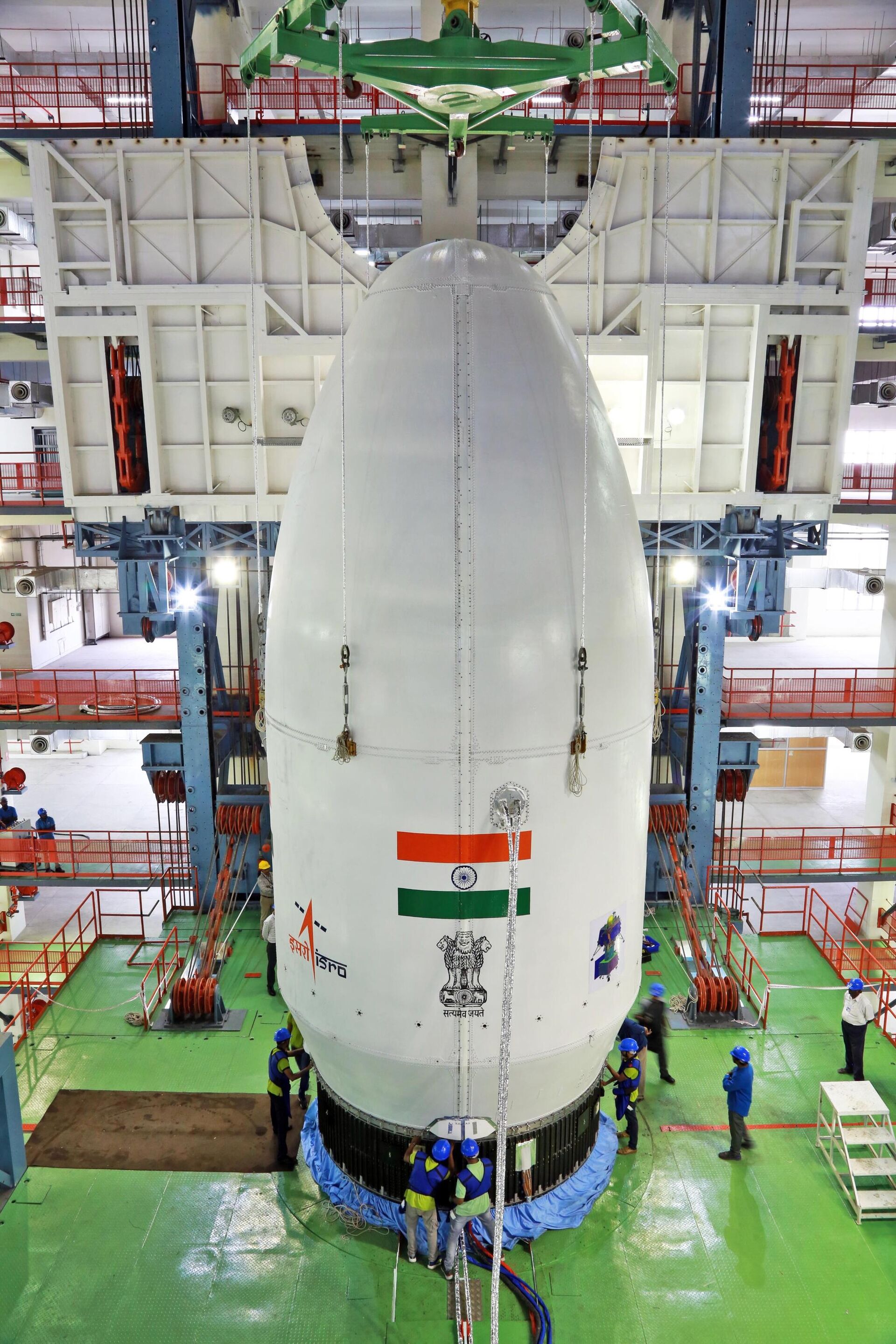 The encapsulated assembly containing Chandrayaan-3 is mated with LVM3. - Sputnik भारत, 1920, 13.07.2023