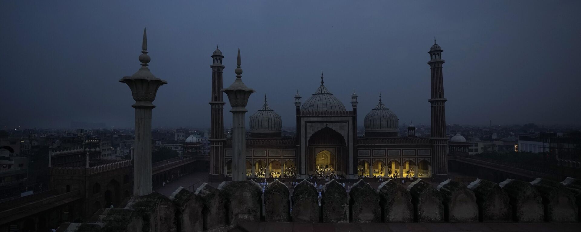Muslims gather early morning to offer Eid al-Adha prayers at the Jama Masjid or Mosque, in New Delhi, India, Thursday, June 29, 2023. - Sputnik India, 1920, 08.07.2023