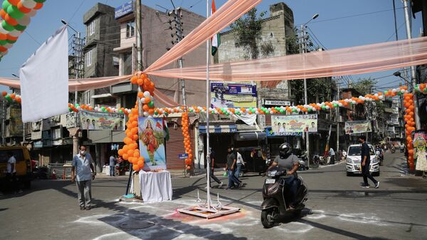 A street is seen decorated to mark the first anniversary of India's decision to revoke article 370 - Sputnik India