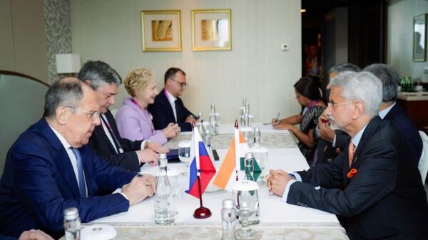 Foreign Minister Sergey Lavrov of Russia and External Affairs Minister of India Dr. Subrahmanyam Jaishankar met in Jakarta today  - Sputnik भारत