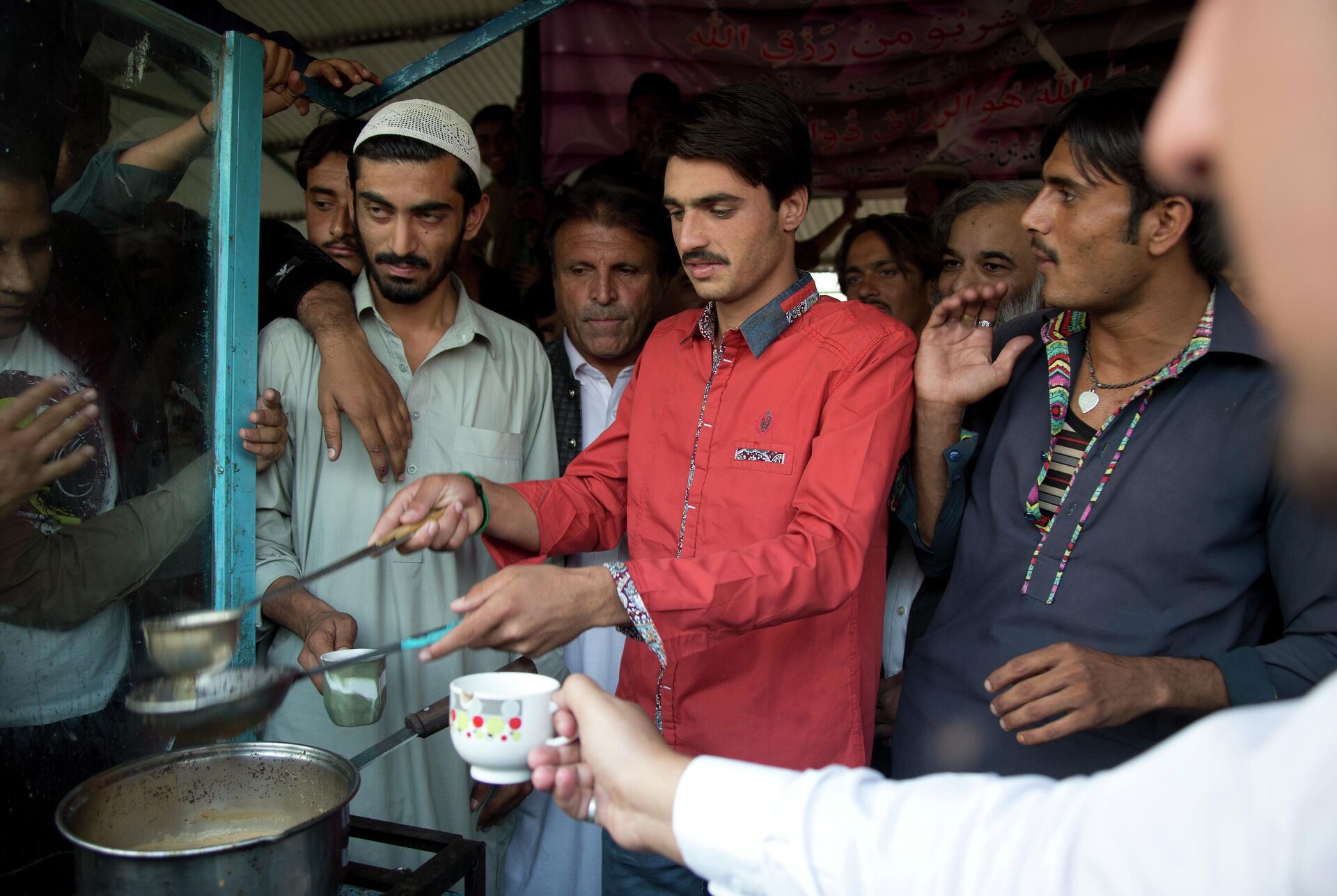 Pakistani tea vendor Arshad Khan - Sputnik India, 1920, 14.09.2023