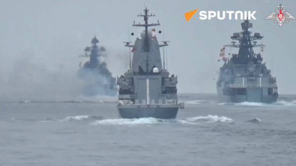 During the joint Russian-Chinese naval exercise North / Interaction - 2023, the sailors of the two countries destroyed a floating sea mine and repelled the attack of a small target - Sputnik भारत