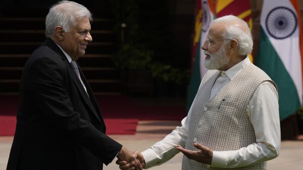 Indian Prime Minister Narendra Modi welcomes Sri Lankan President Ranil Wickremesinghe - Sputnik भारत