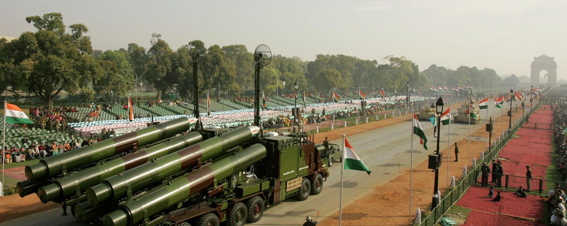 A vehicle mounted Brahmos missiles is displayed at the Republic Day parade rehearsal in the backdrop of the India Gate war memorial in New Delhi, India, Friday, Jan. 23, 2009. - Sputnik India, 1920, 10.11.2023