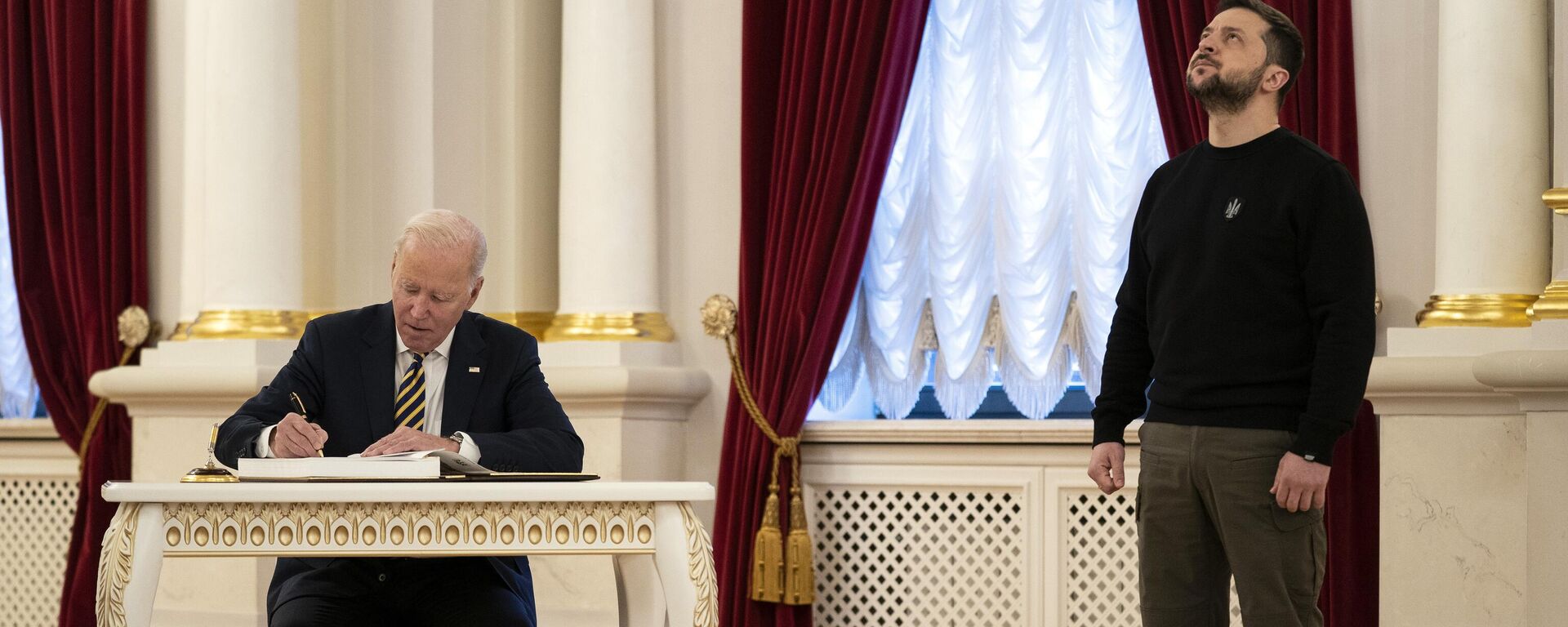 US President Joe Biden during a meeting with Ukrainian President Volodymyr Zelensky in Kiev - Sputnik भारत, 1920, 31.08.2023