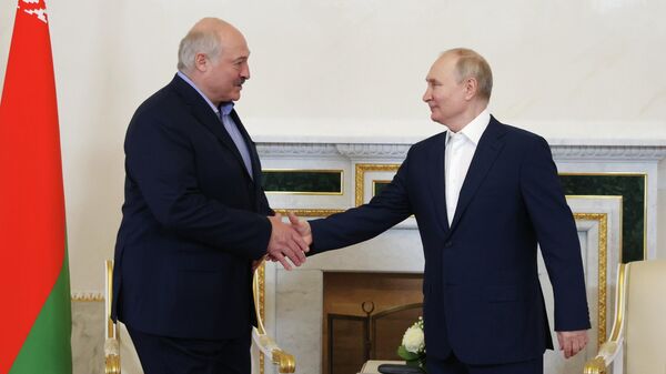 Russian and Belarusian presidents Vladimir Putin and Alexander Lukashenko meet in St. Petersburg for talks, July 23, 2023. - Sputnik भारत