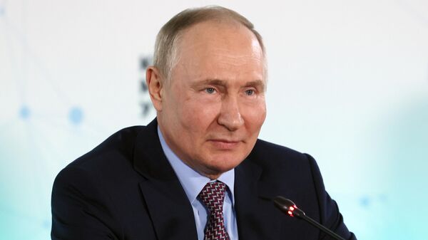 Президент РФ В. Путин принял участие во II Конгрессе молодых ученых  - Sputnik भारत
