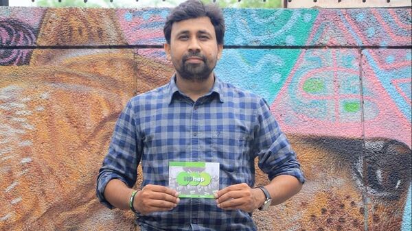 Hepatitis B survivor, Surender Kumar, co-founder of RANN Foundation, an NGO dedicated in spreading awareness about Hepatitis disease - Sputnik India