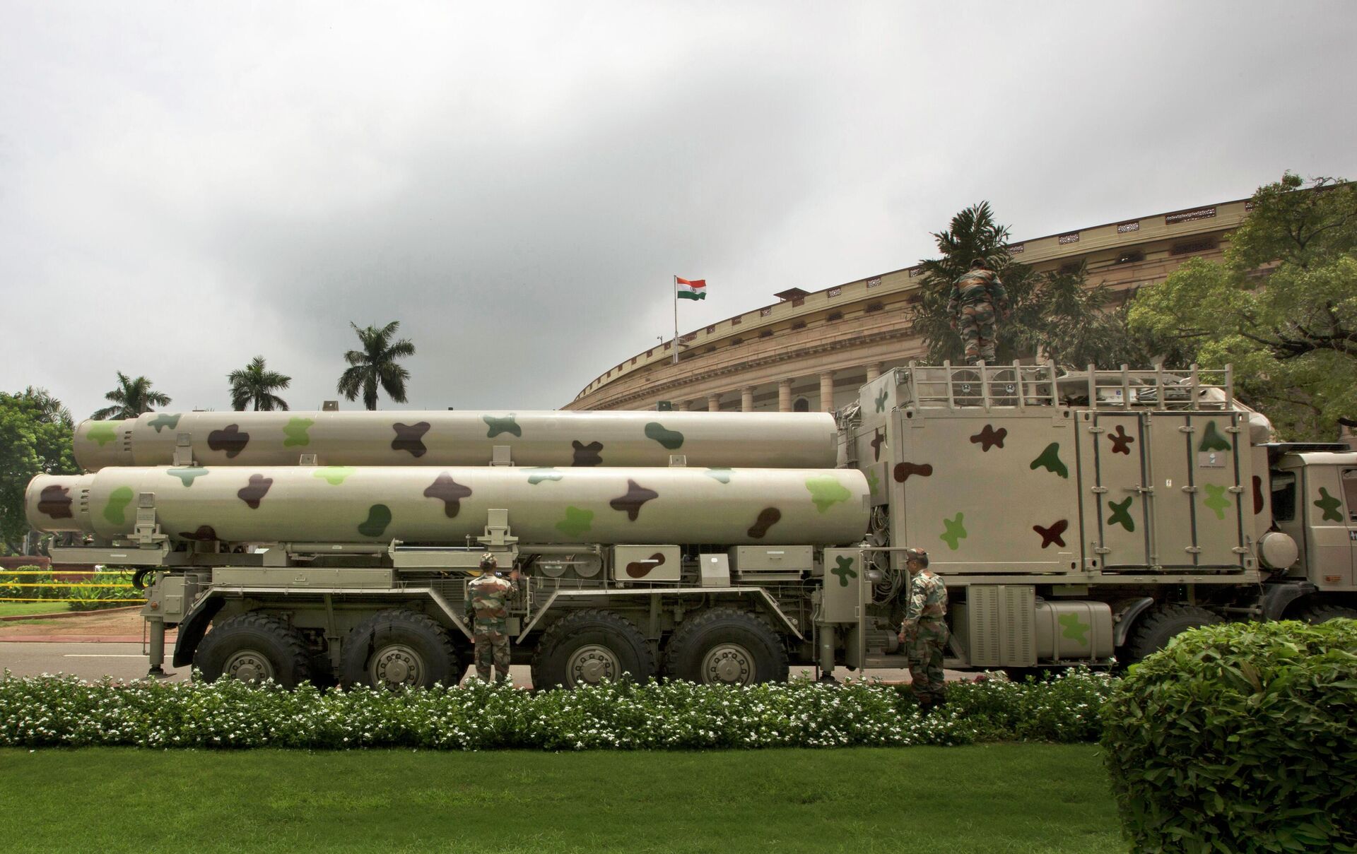 Supersonic BrahMos missiles are seen at the parliament house premises for an upcoming exhibition in New Delhi, India, Monday, Aug. 1, 2016.  - Sputnik India, 1920, 08.11.2023