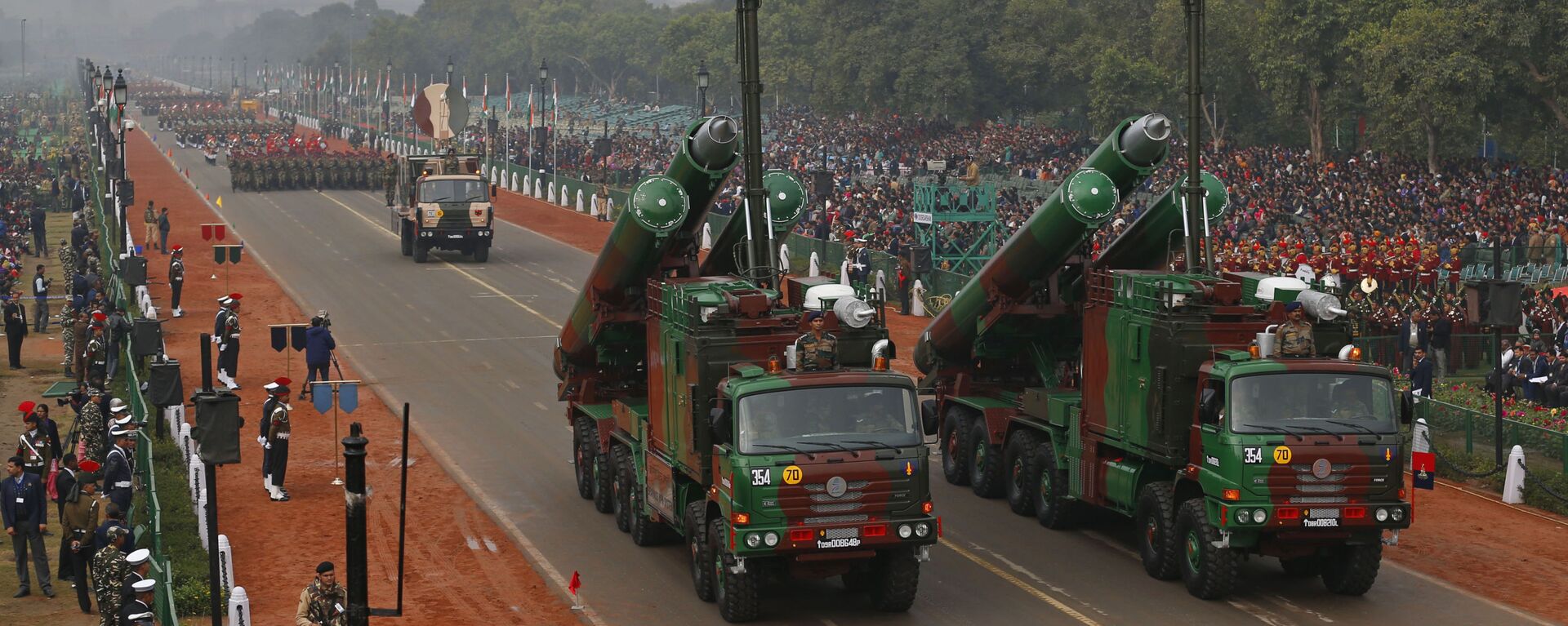 Brahmos supersonic missiles, jointly developed by India and Russia, are displayed during full dress rehearsals for the Republic Day parade in New Delhi, India, Thursday, Jan. 23, 2014 - Sputnik India, 1920, 29.01.2024
