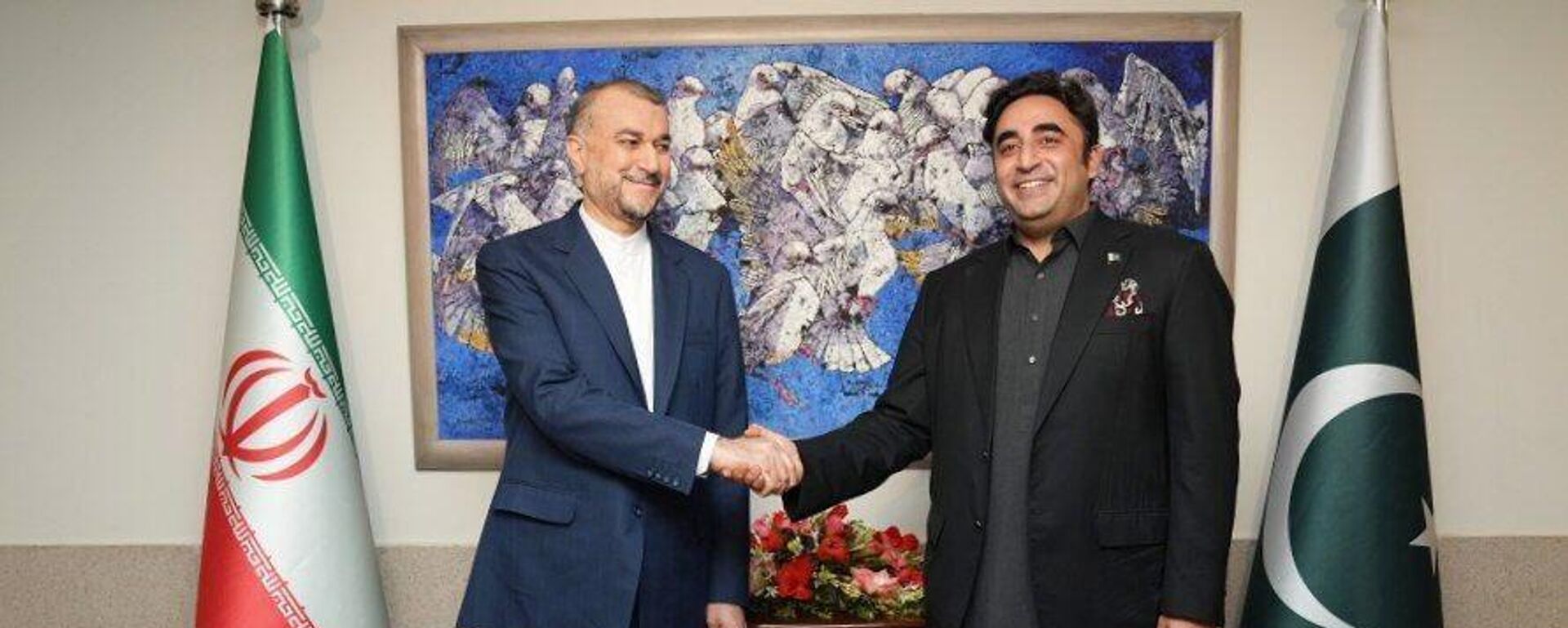Iranian Foreign Minister Hossein Amirabdollahian and Pakistan’s Foreign Minister Bilawal Bhutto Zardari started talks in the Pakistani capital of Islamabad on Thursday. - Sputnik India, 1920, 03.08.2023