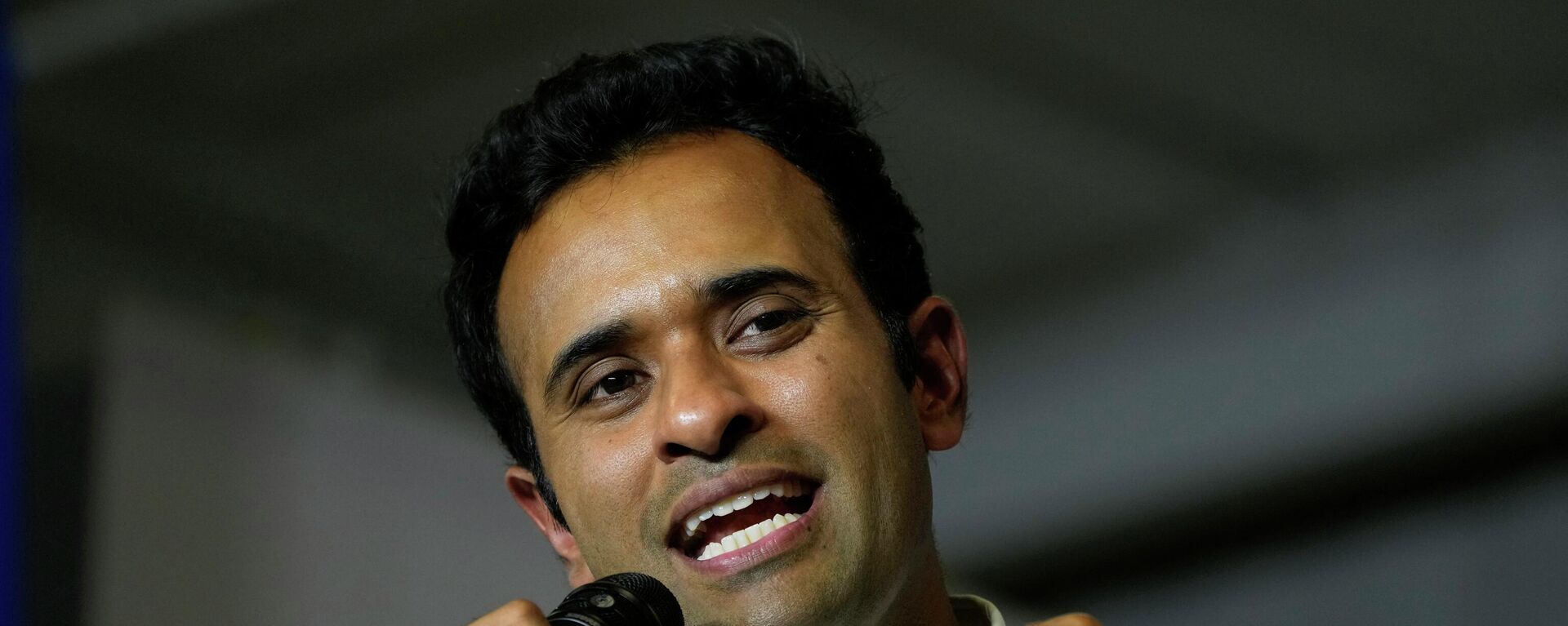 Republican presidential candidate businessman Vivek Ramaswamy speaks during a fundraising event for U.S. Rep. Ashley Hinson, R-Iowa, Sunday, Aug. 6, 2023, - Sputnik India, 1920, 07.08.2023
