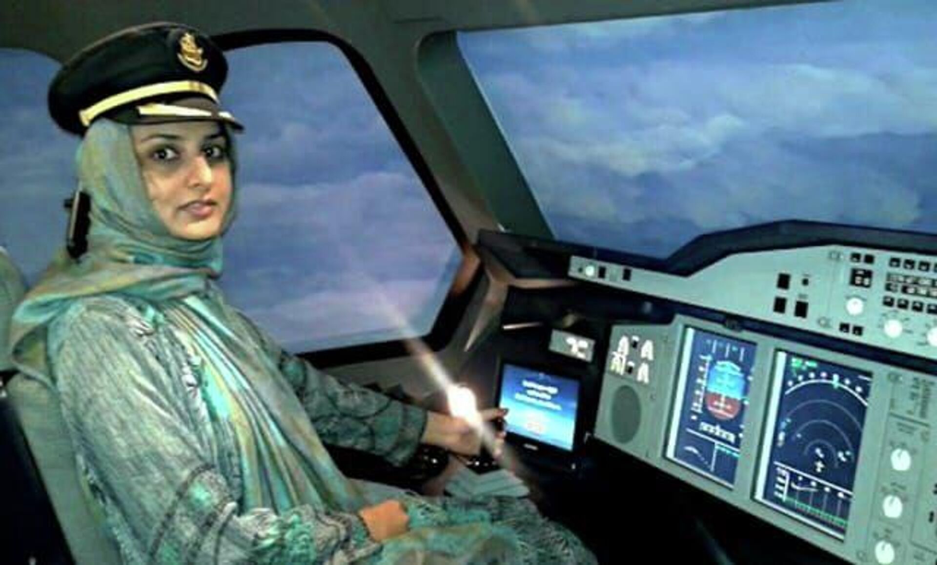 Pakistani Engineer and Pilot Sarah Qureshi Invents an Eco-Friendly Jet Engine - Sputnik India, 1920, 07.08.2023