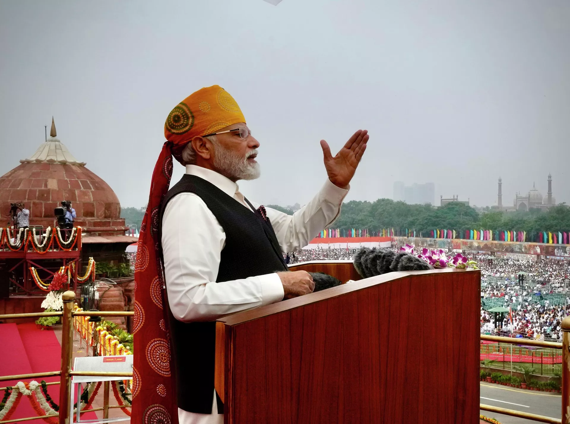 Indian Prime Minister Narendra Modi speaks from the ramparts of the Red Fort monument on Independence Day in New Delhi, India, Tuesday, Aug.15, 2023. - Sputnik भारत, 1920, 15.08.2023