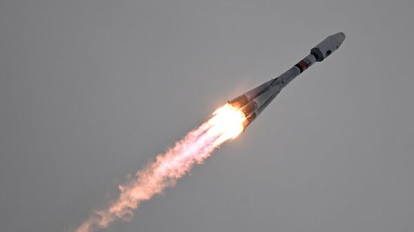 Launch of the Soyuz 2.1b carrier rocket with the Fregat upper stage carrying the Luna-25 moon lander. - Sputnik भारत