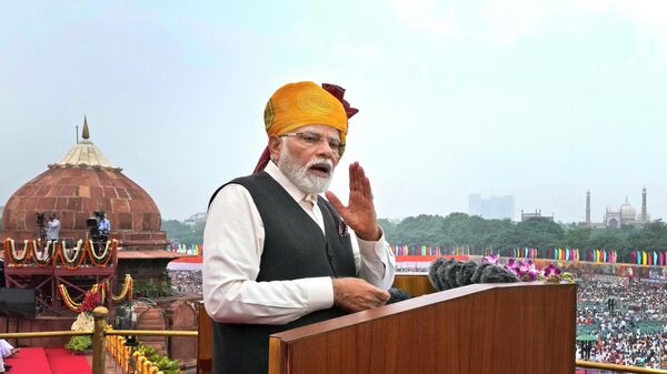 Indian Prime Minister Narendra Modi speaks at 17th century Mughal-era Red Fort monument on country's Independence Day in New Delhi, India, Tuesday, Aug.15, 2023. - Sputnik भारत