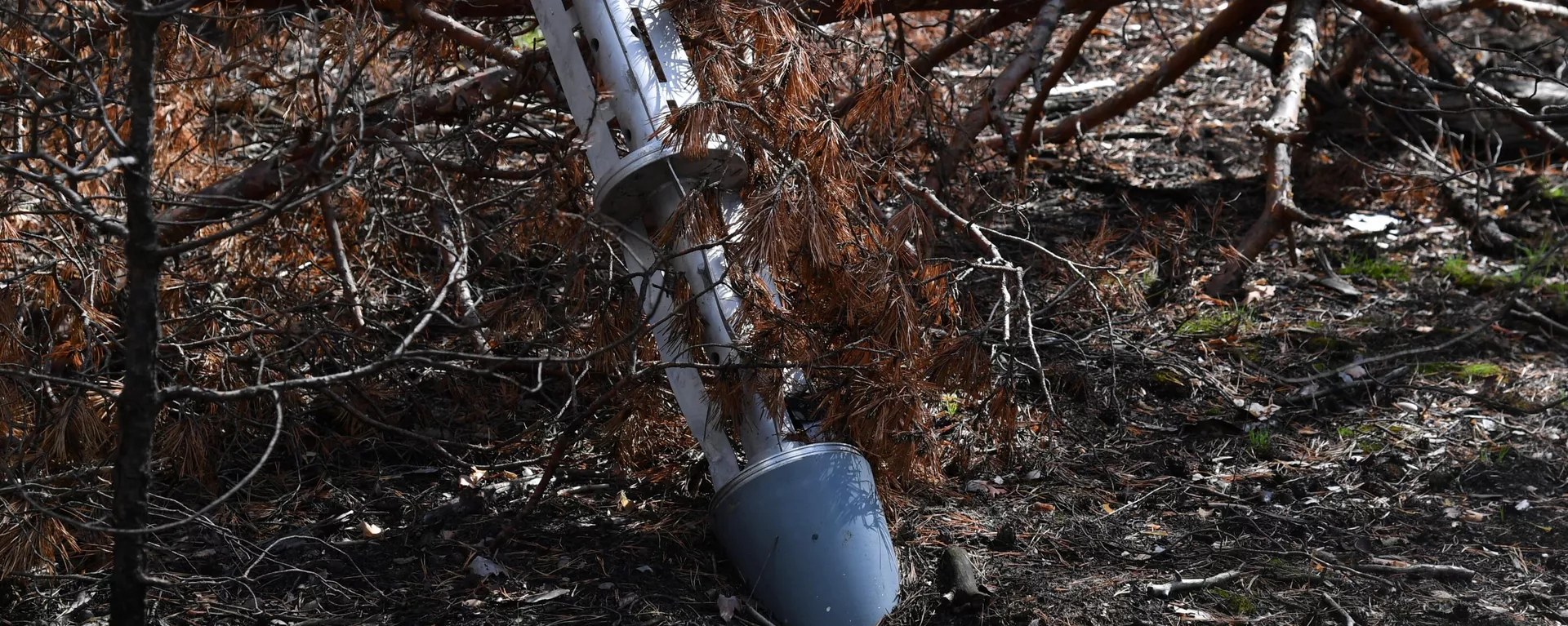 Remains of a Ukrainian Сluster Munition Near Krasny Liman - Sputnik भारत, 1920, 19.08.2023