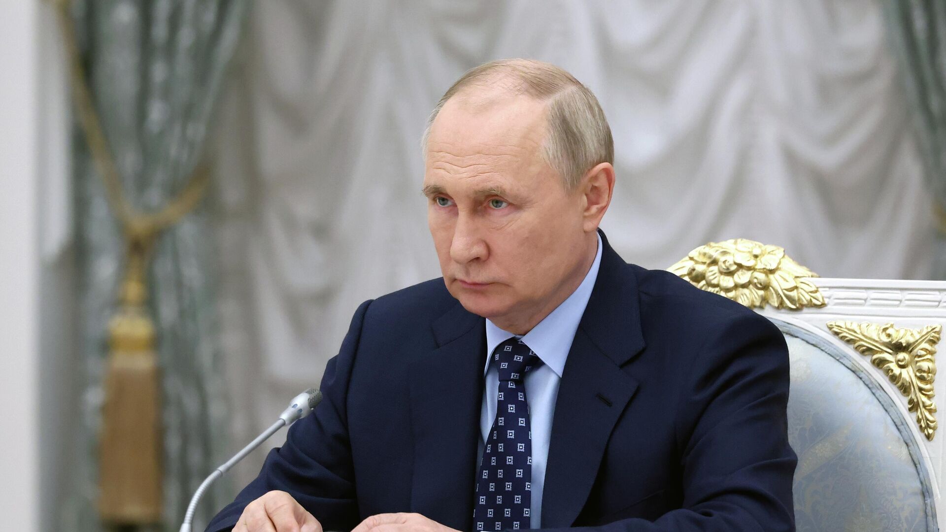 Russian President Vladimir Putin chairs a State Council Presidium meeting on public transport development, at the Kremlin, in Moscow, Russia - Sputnik भारत, 1920, 12.09.2023