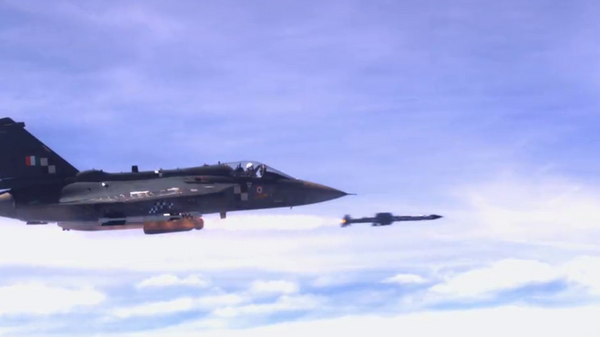 India Successfully Test Fires Made-in-India ASTRA Missile From LCA Tejas - Sputnik India