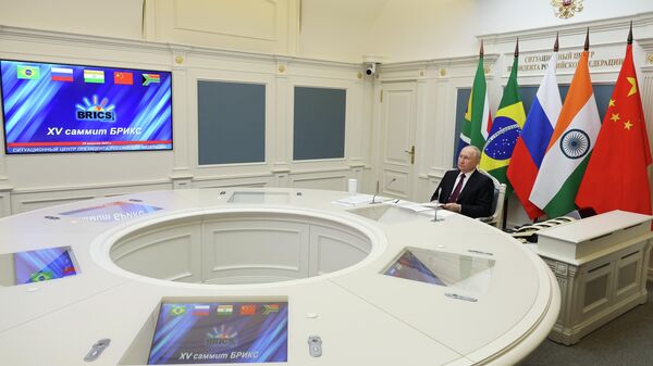 Президент России Владимир Путин принимает участие в режиме видеоконференции в совместном заседании лидеров БРИКС  - Sputnik भारत