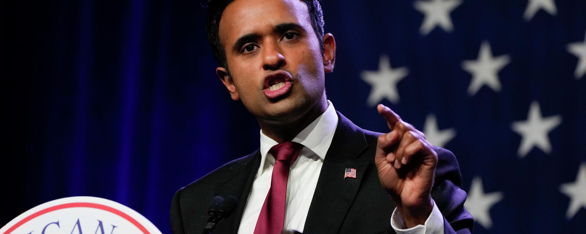 Republican presidential candidate businessman Vivek Ramaswamy speaks at the Republican Party of Iowa's 2023 Lincoln Dinner in Des Moines, Iowa, Friday, July 28, 2023.  - Sputnik भारत, 1920, 09.11.2023