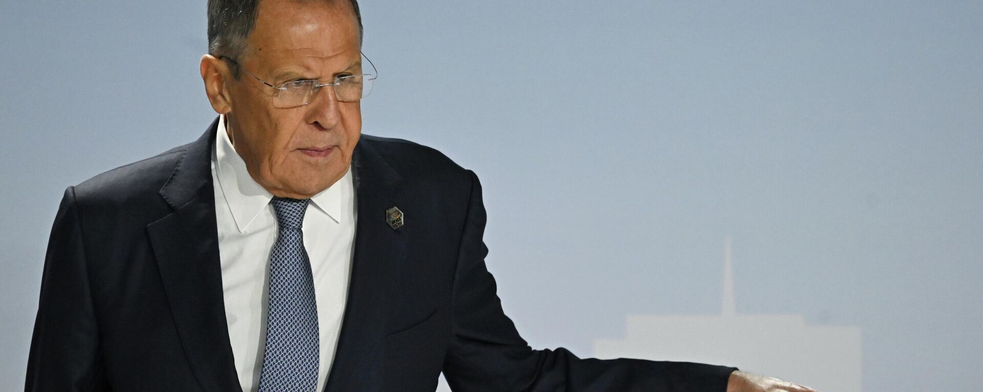 Russian Foreign Minister Sergey Lavrov at the closing press conference after the joint meeting of BRICS leaders with leaders of invited countries and multilateral organizations. - Sputnik भारत, 1920, 10.09.2023