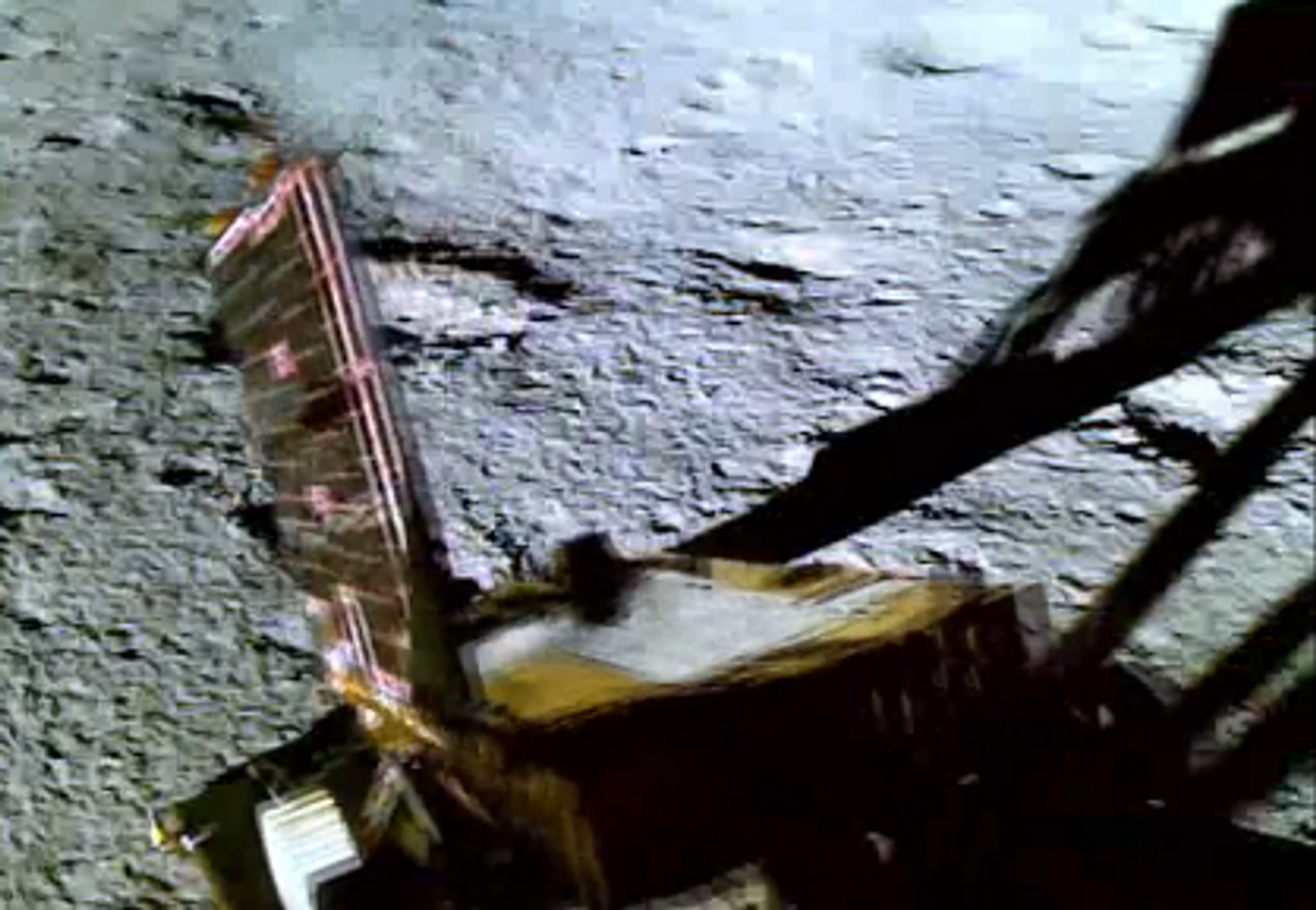 Chandrayaan's Rover Doing 'Moon Walk'  - Sputnik India, 1920, 04.09.2023