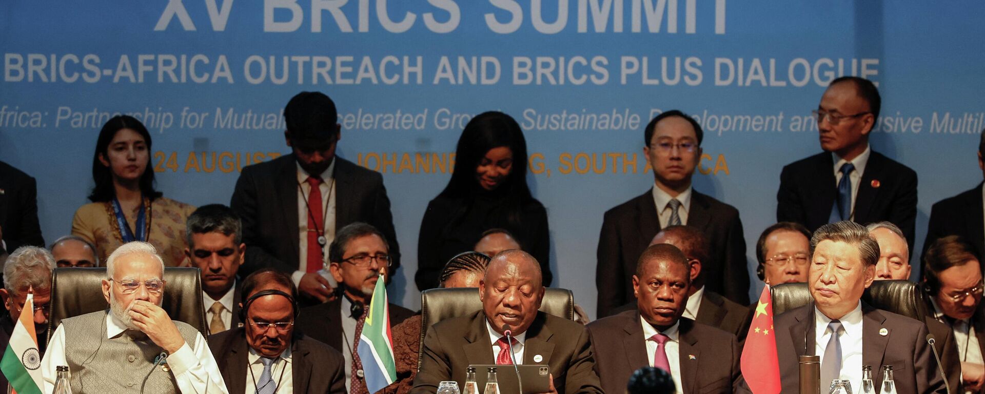 Prime Minister of India Narendra Modi, South African President Cyril Ramaphosa, Deputy President of South Africa Paul Mashatile and President of China Xi Jinping attend a meeting during the 2023 BRICS Summit in Johannesburg on August 24, 2023. - Sputnik India, 1920, 29.08.2023
