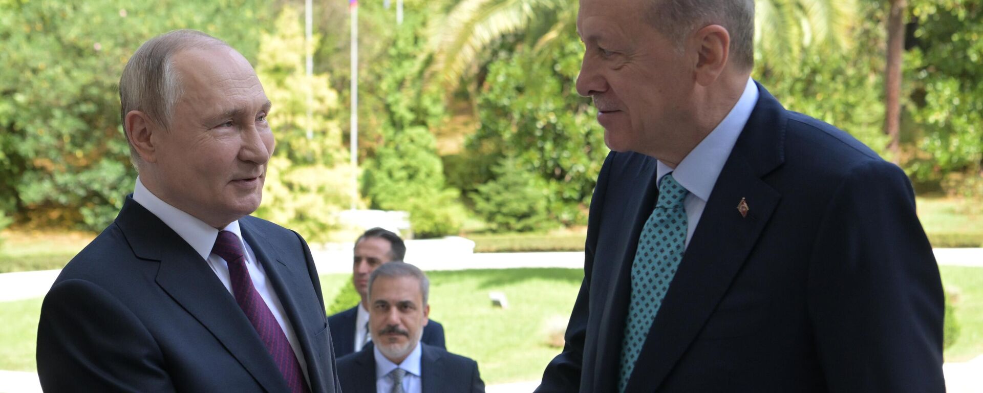 Russian President Vladimir Putin held talks with his Turkish counterpart Erdogan in Sochi. - Sputnik भारत, 1920, 04.09.2023