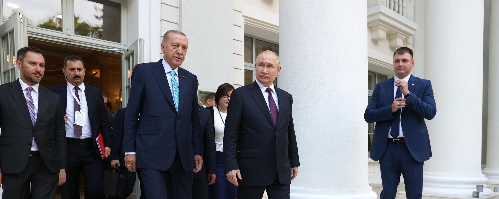 Russian President Vladimir Putin held talks with his Turkish counterpart Erdogan in Sochi. - Sputnik भारत, 1920, 05.09.2023