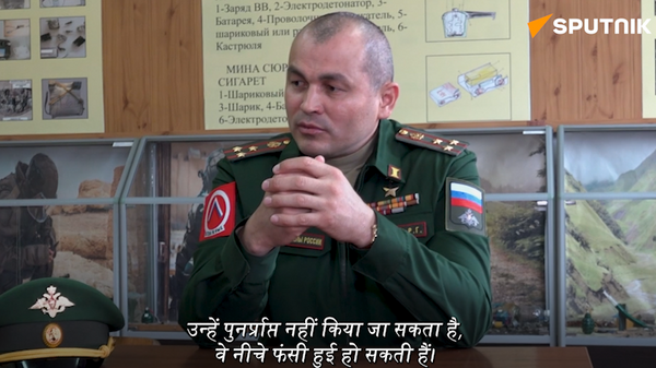 यूक्रेनी सेना 'लाइव डिमाइनिंग' का उपयोग करती है: रूस के हीरो कर्नल - Sputnik भारत