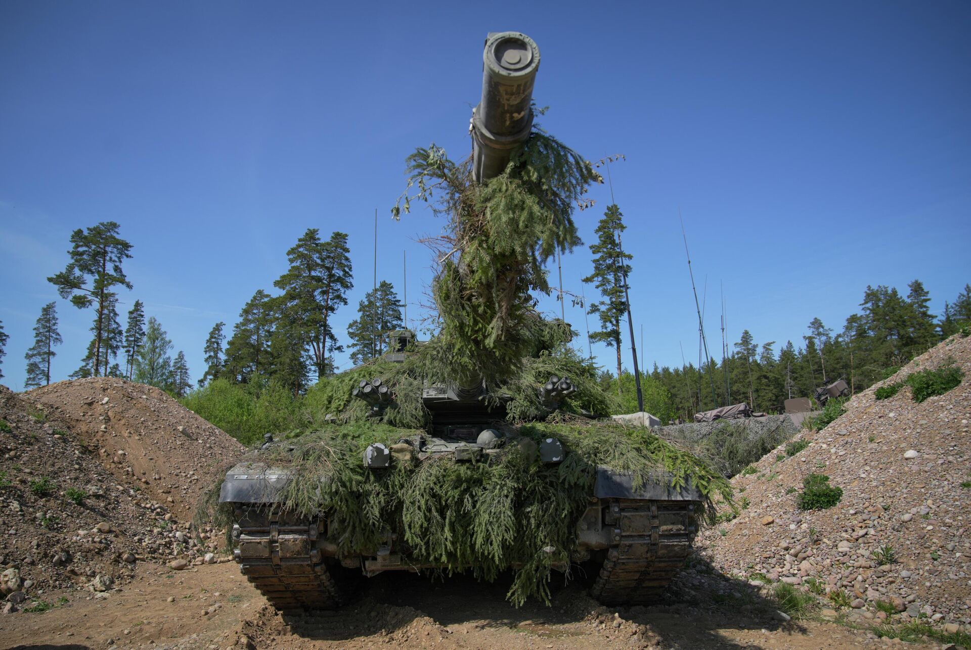 A Challenger 2 tank, this one belonging to the British army, seen during NATO drills in Estonia, May 2023. - Sputnik India, 1920, 06.09.2023